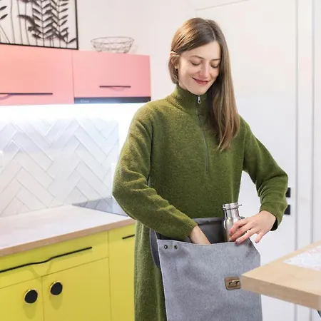 Apartment Seek And Hide - Csilla's Tiny Hideaway *