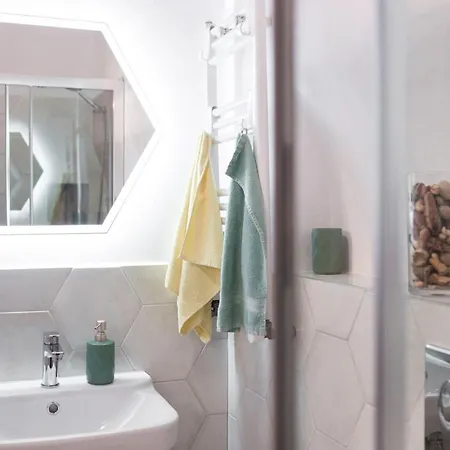 Seek And Hide - Csilla's Tiny Hideaway Braşov