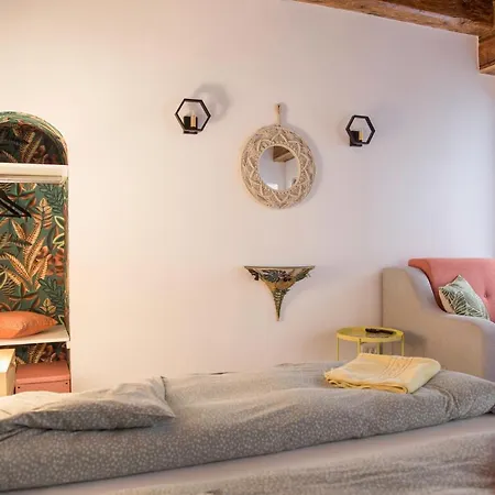 Seek And Hide - Csilla's Tiny Hideaway * Braşov