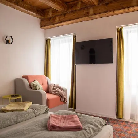 Appartamento Seek And Hide - Csilla's Tiny Hideaway Braşov