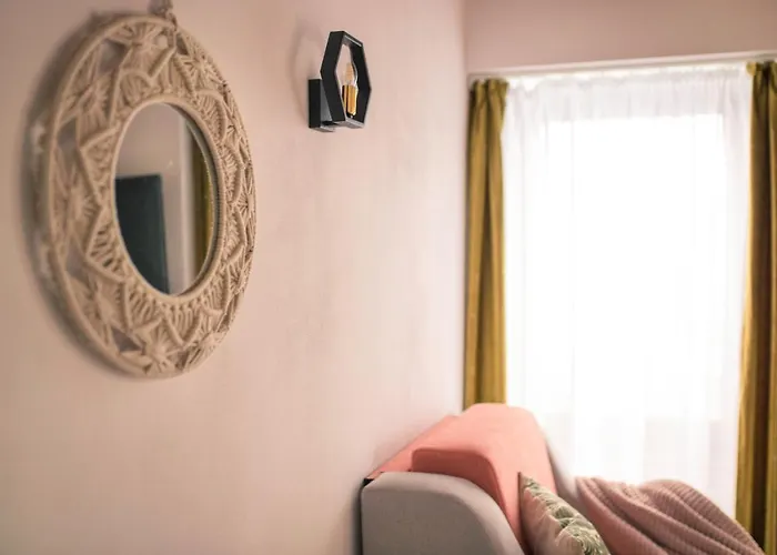 Seek And Hide - Csilla's Tiny Hideaway *